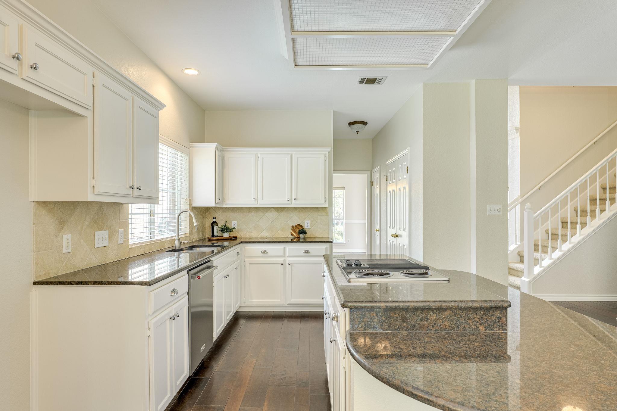904 BROOKSIDE Ct, Round Rock, TX 78681