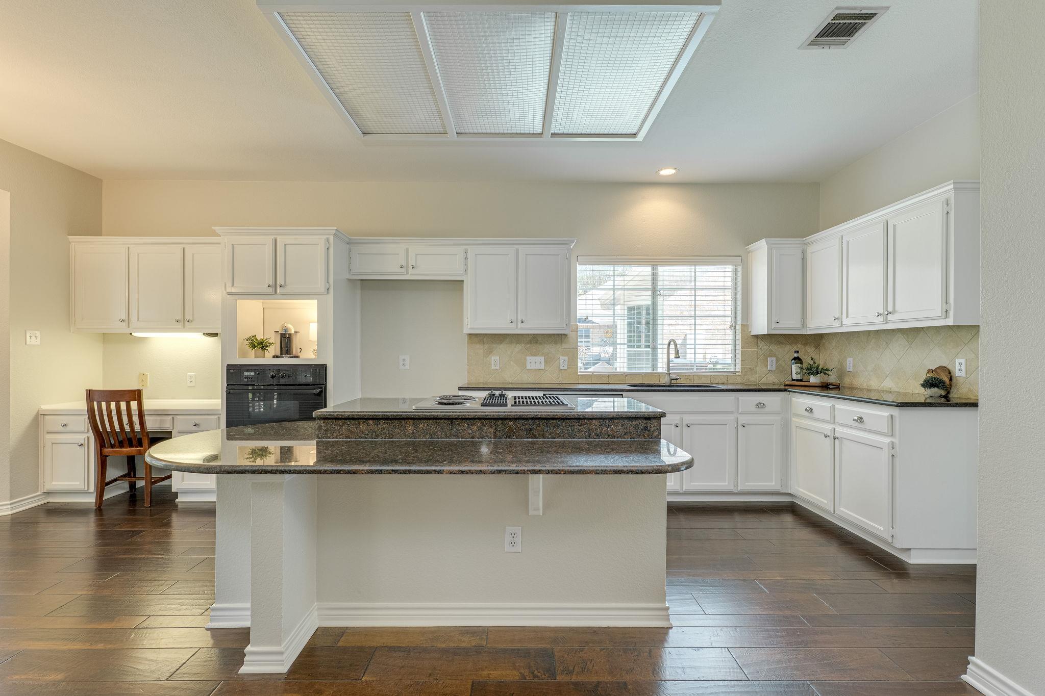 904 BROOKSIDE Ct, Round Rock, TX 78681