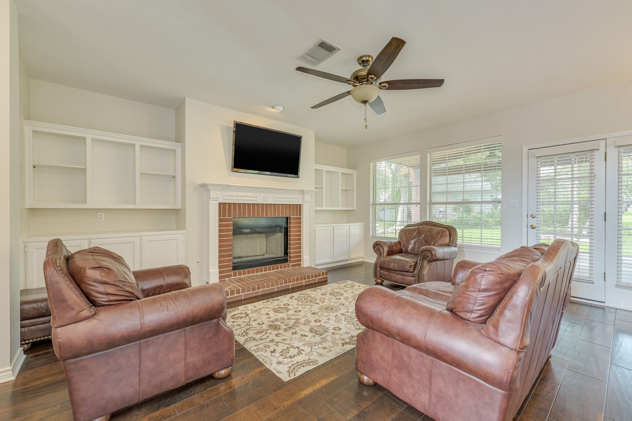 904 BROOKSIDE Ct, Round Rock, TX 78681