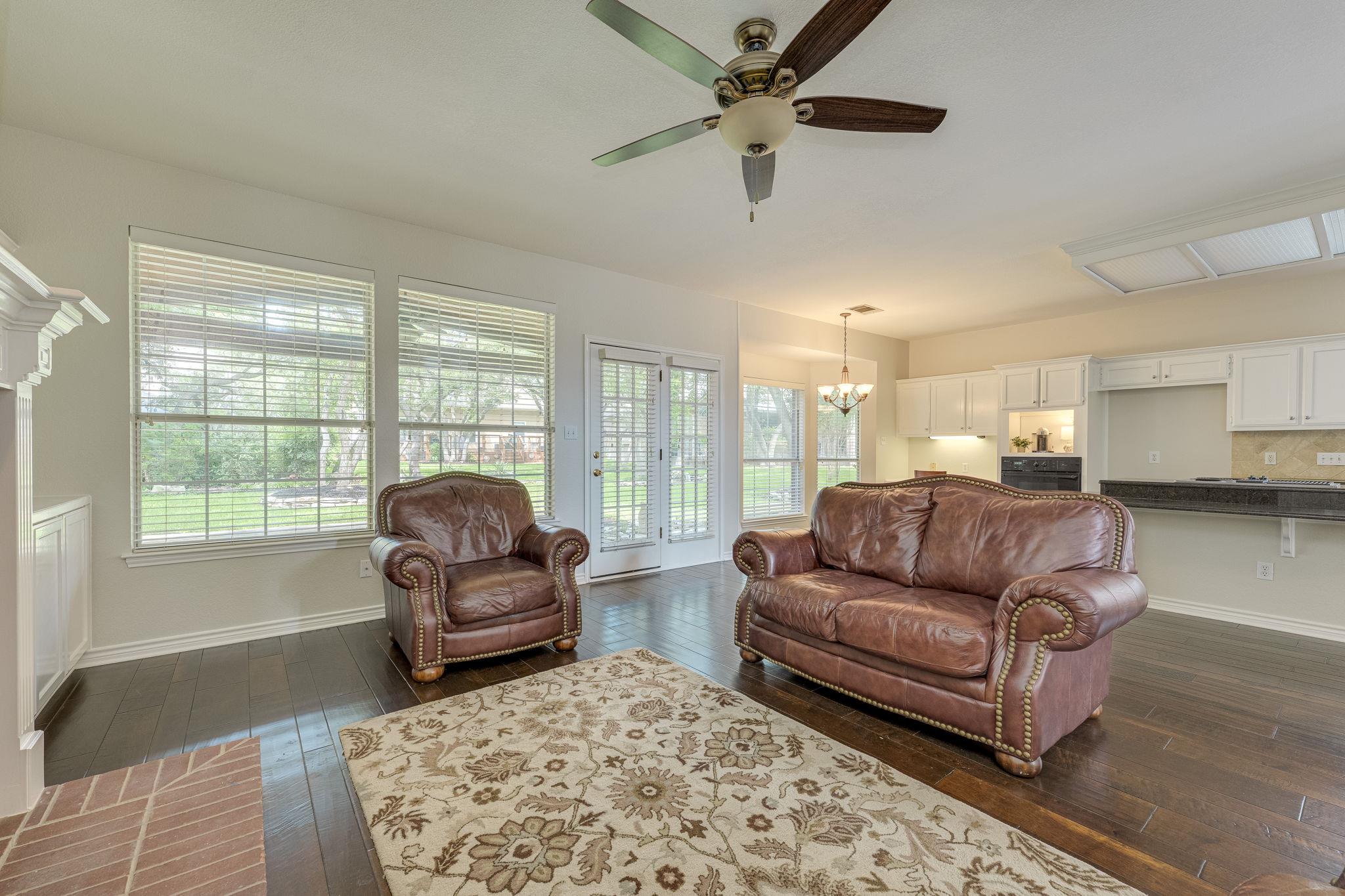 904 BROOKSIDE Ct, Round Rock, TX 78681