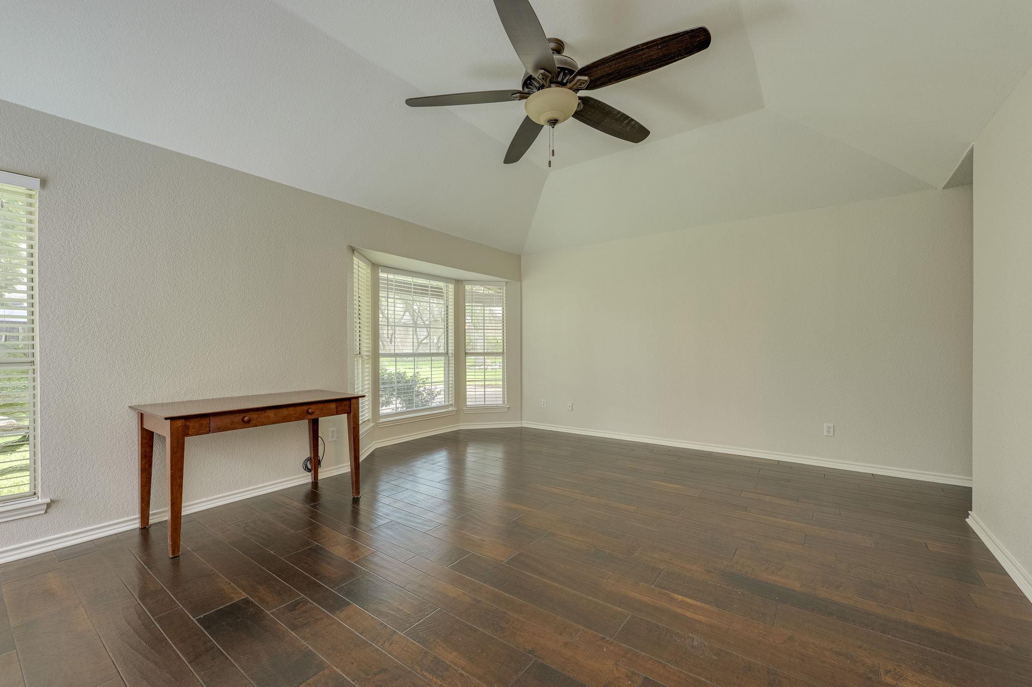 904 BROOKSIDE Ct, Round Rock, TX 78681