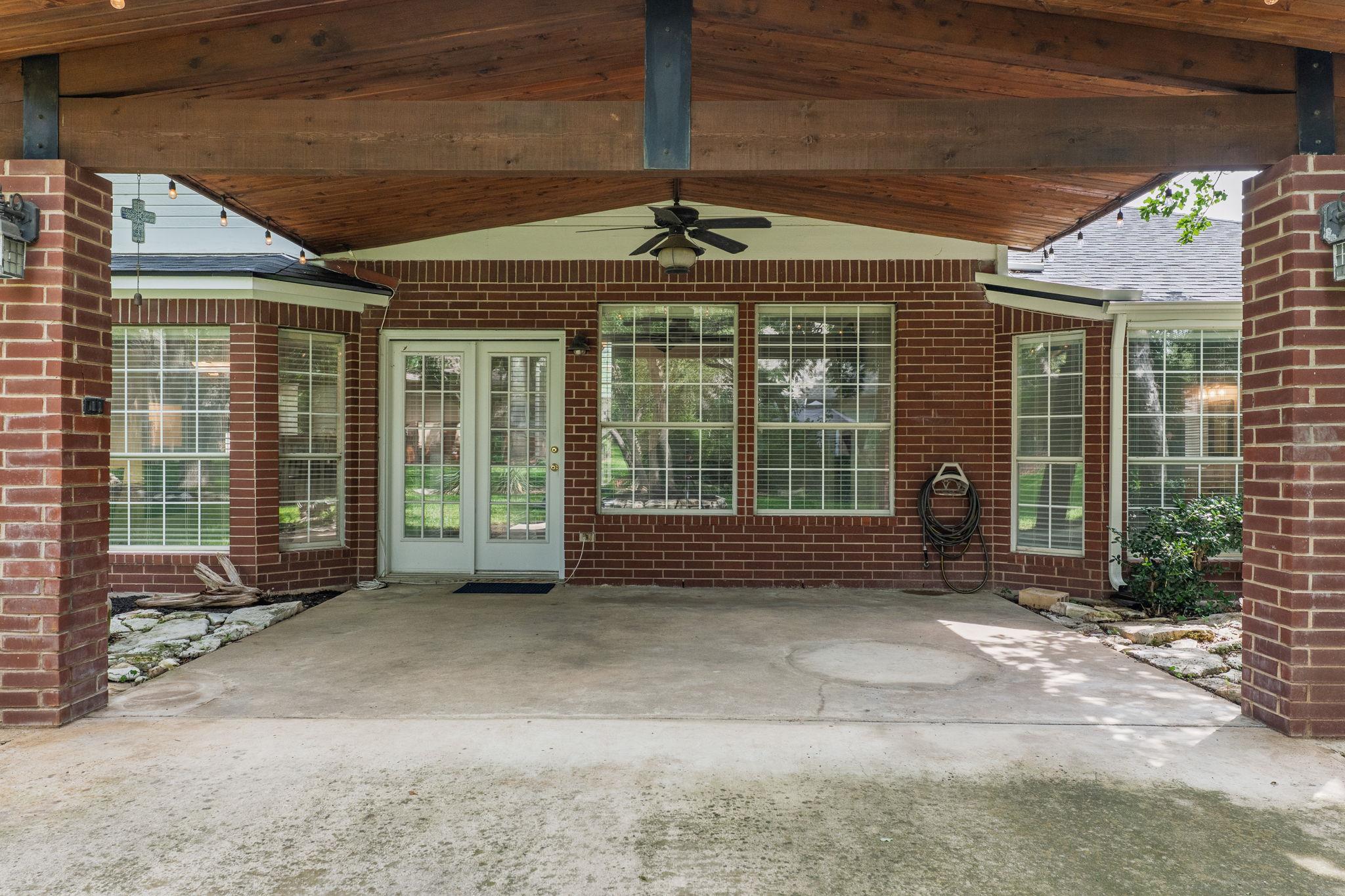 904 BROOKSIDE Ct, Round Rock, TX 78681