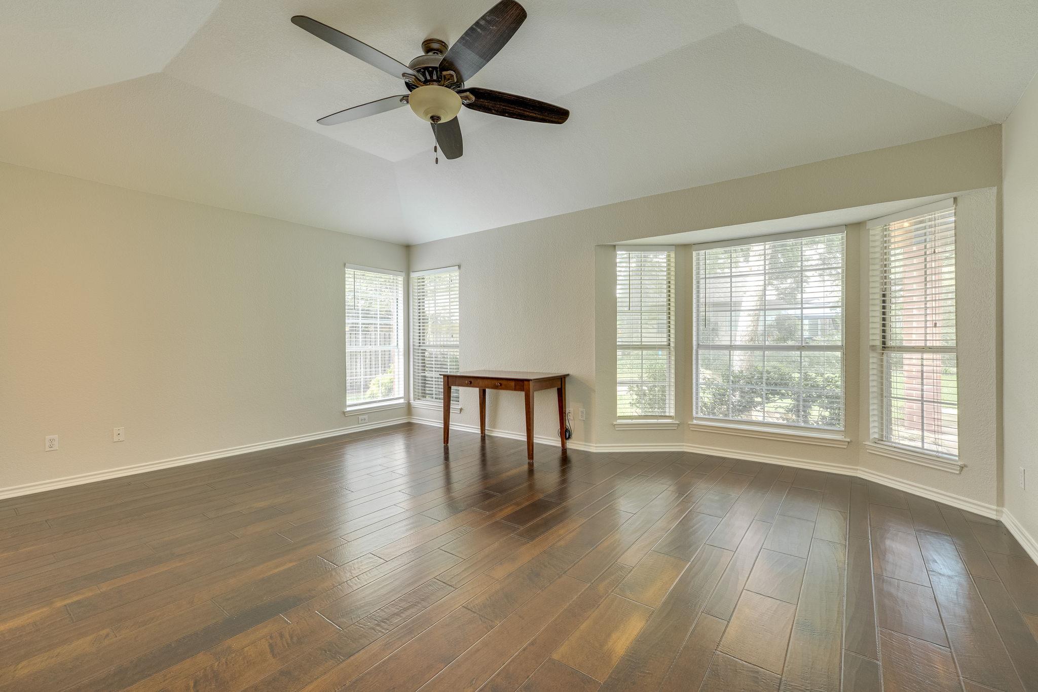 904 BROOKSIDE Ct, Round Rock, TX 78681