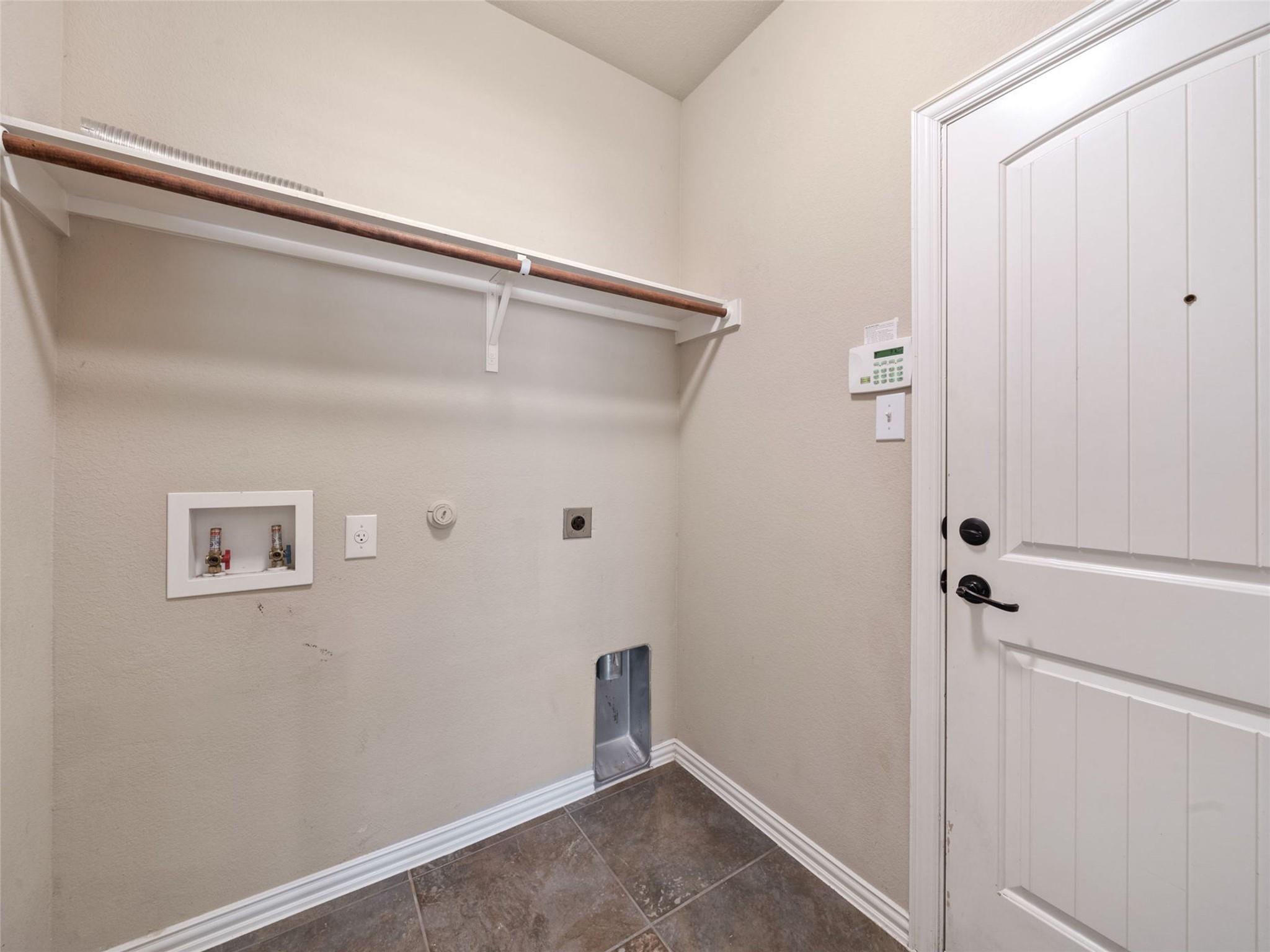 1905 Meandering Meadows Dr, Pflugerville, TX 78660