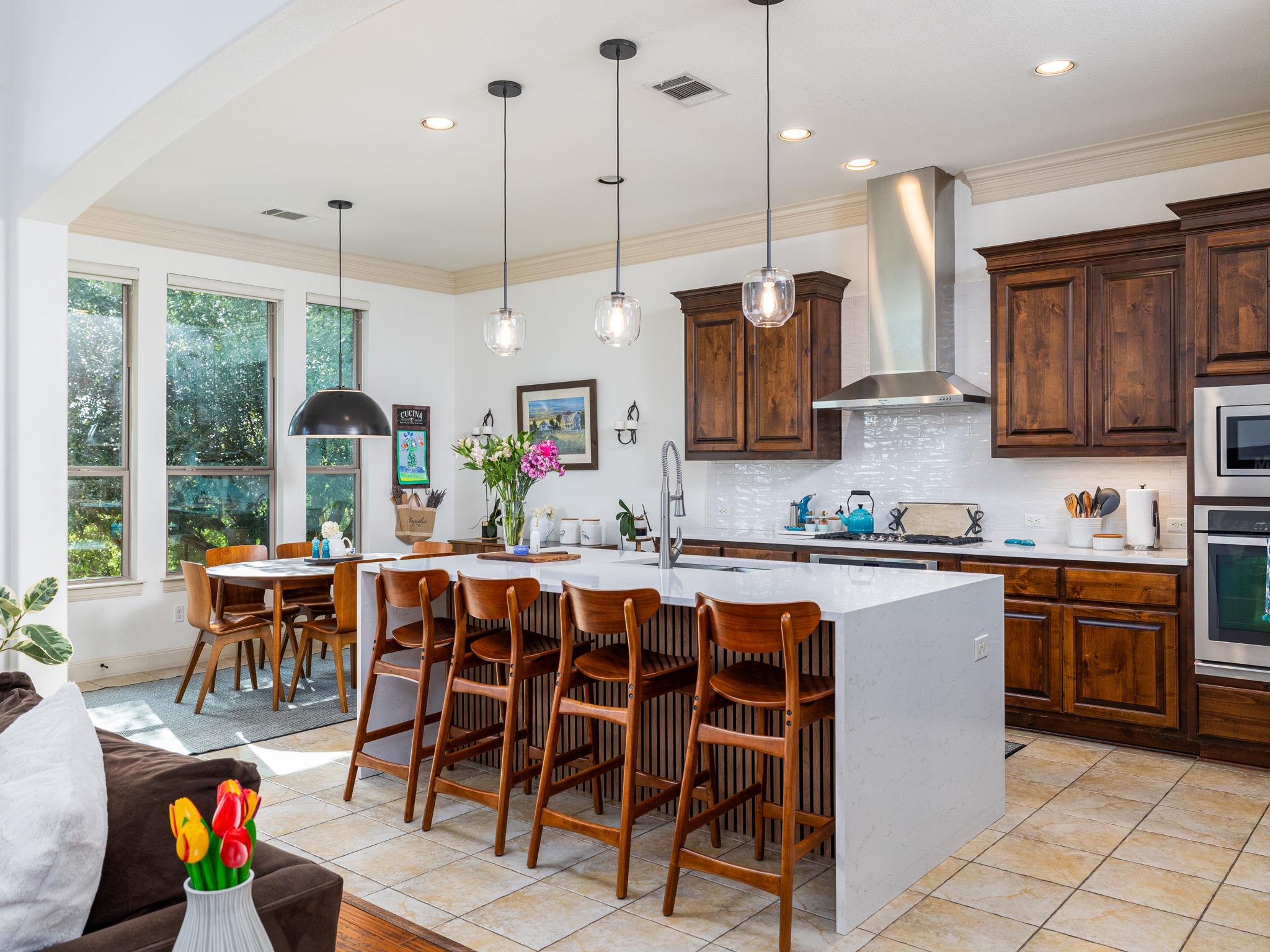 8808 Flycatcher Ct, Austin, TX 78738