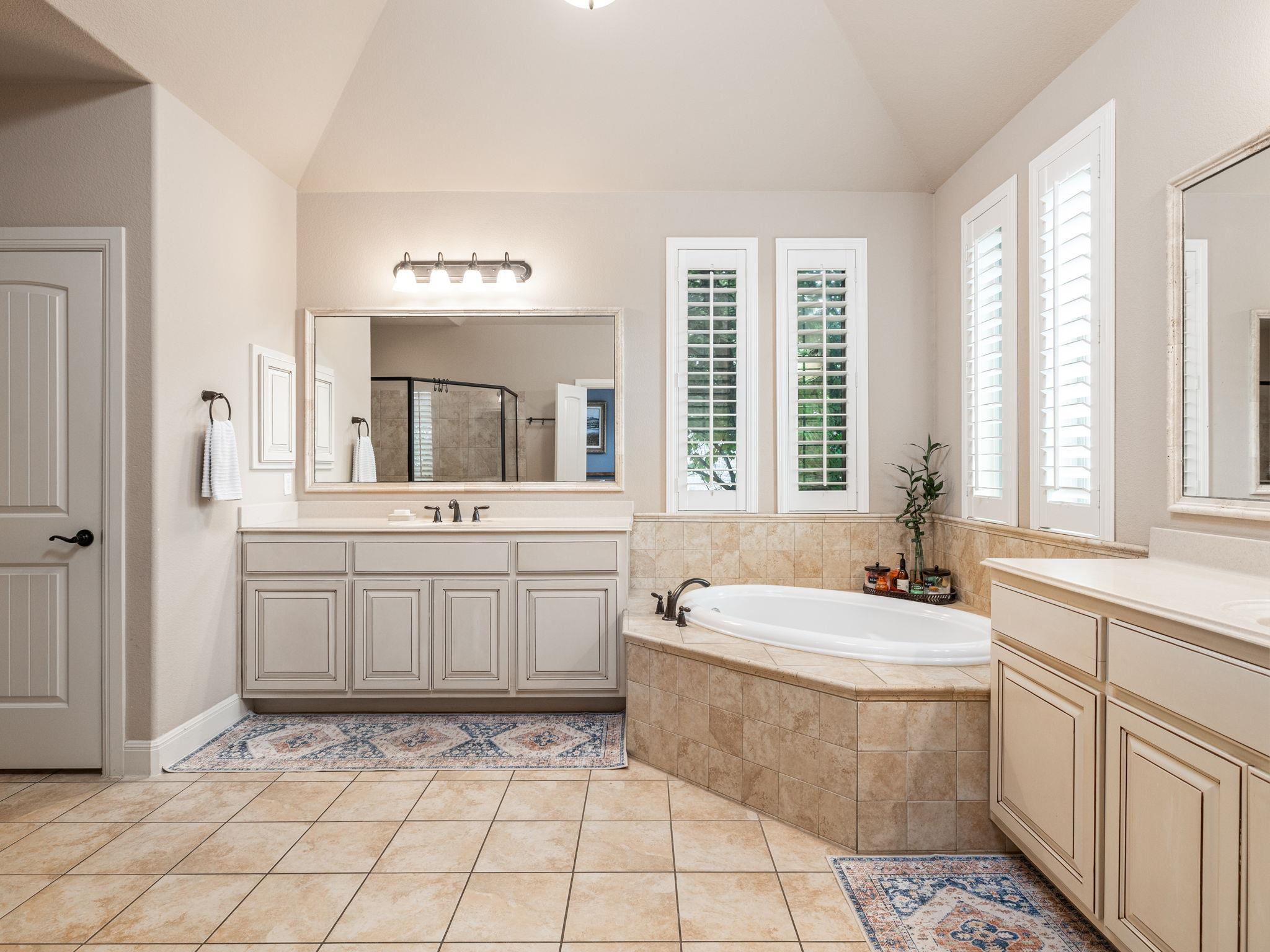8808 Flycatcher Ct, Austin, TX 78738