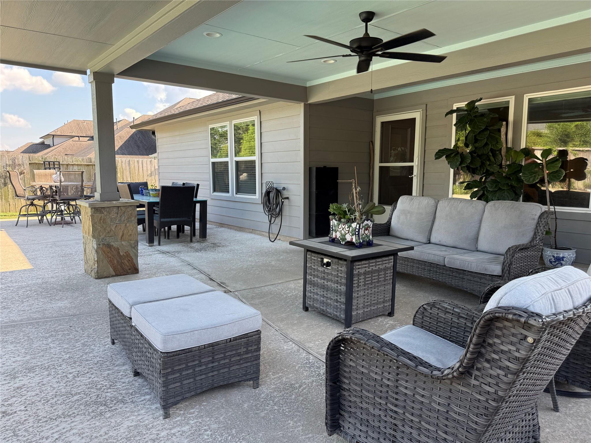2336 Hagerman Rd, Conroe, TX 77384