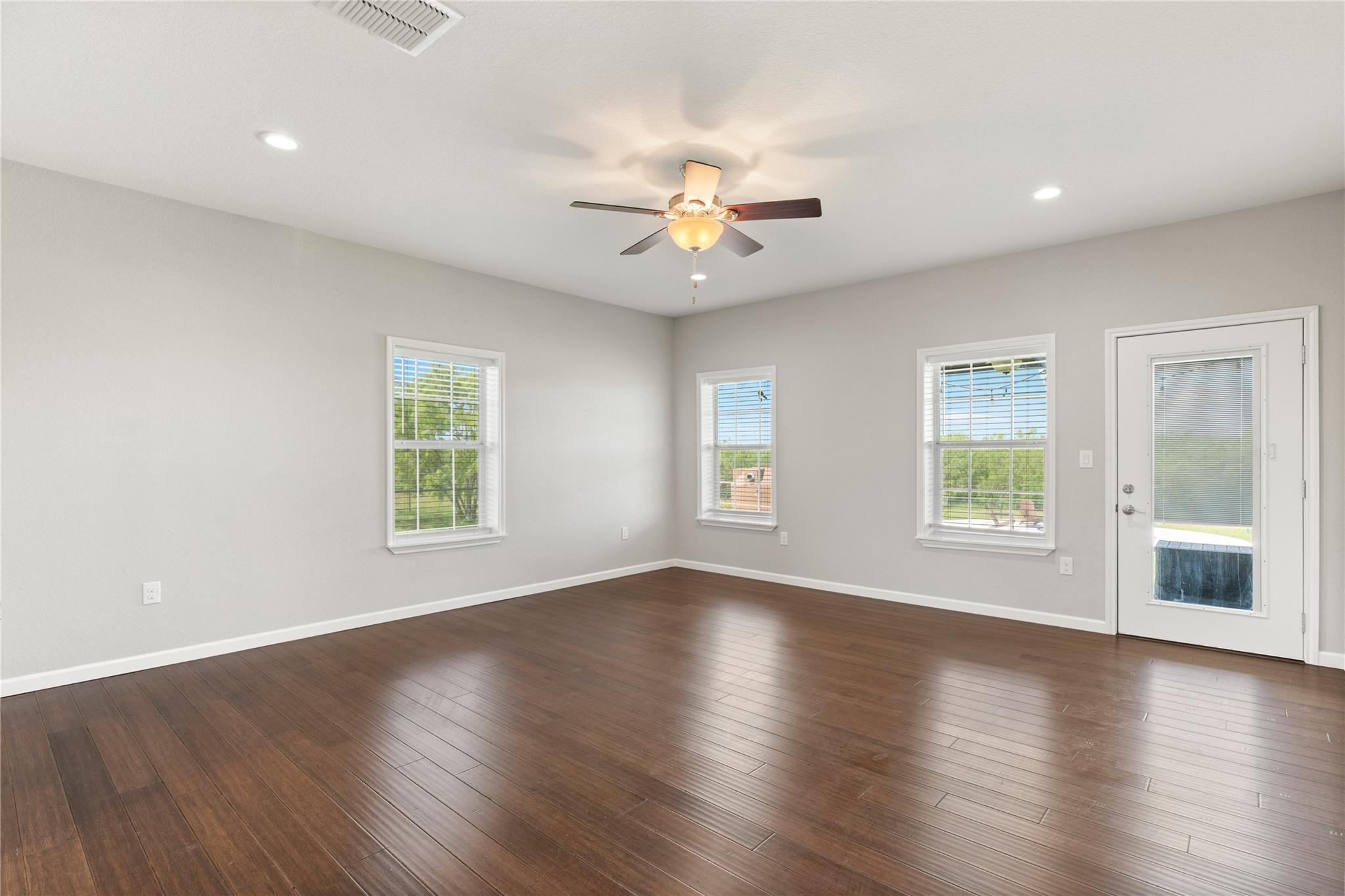 1293 Pioneer Rd, Seguin, TX 78155