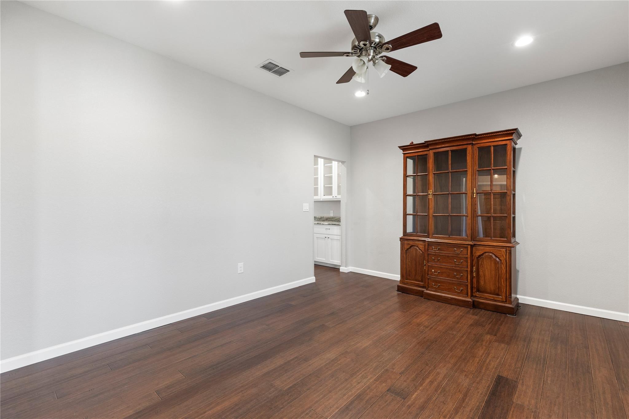 1293 Pioneer Rd, Seguin, TX 78155