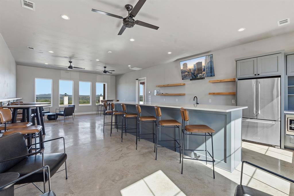 4 Creek Hollow Way, Spicewood, TX 78669