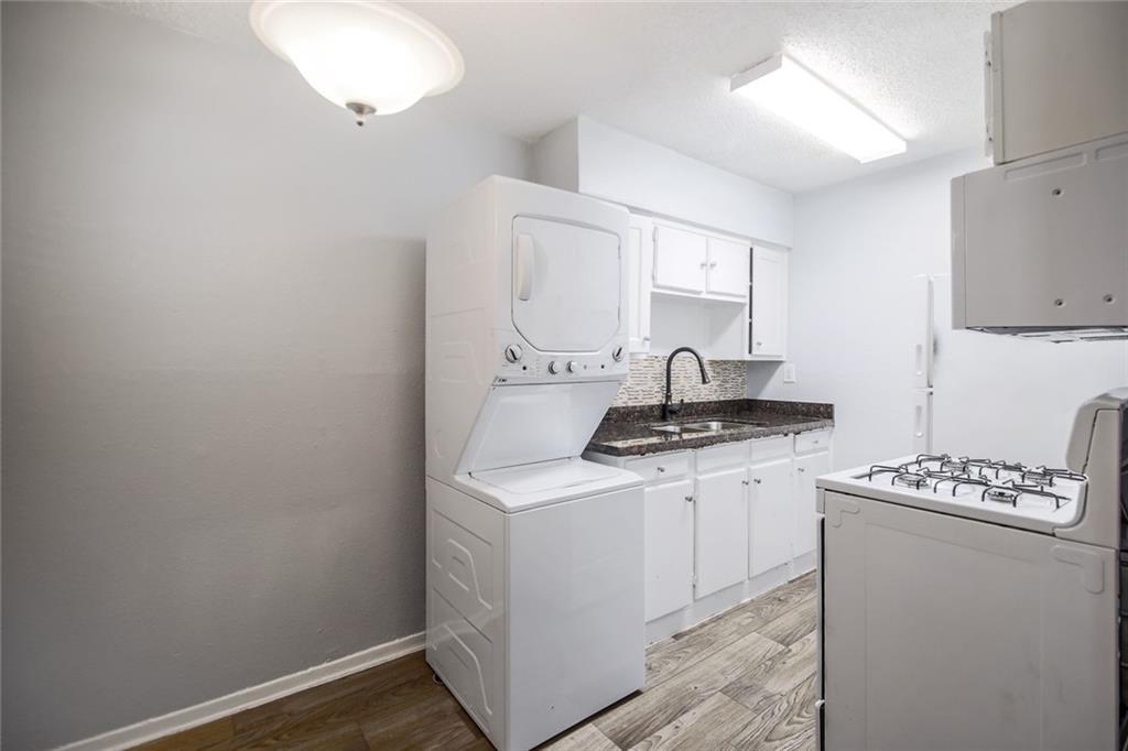 2401 Manor Rd # 221, Austin, TX 78722