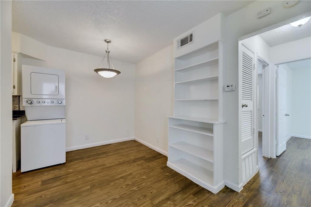 2401 Manor Rd # 221, Austin, TX 78722