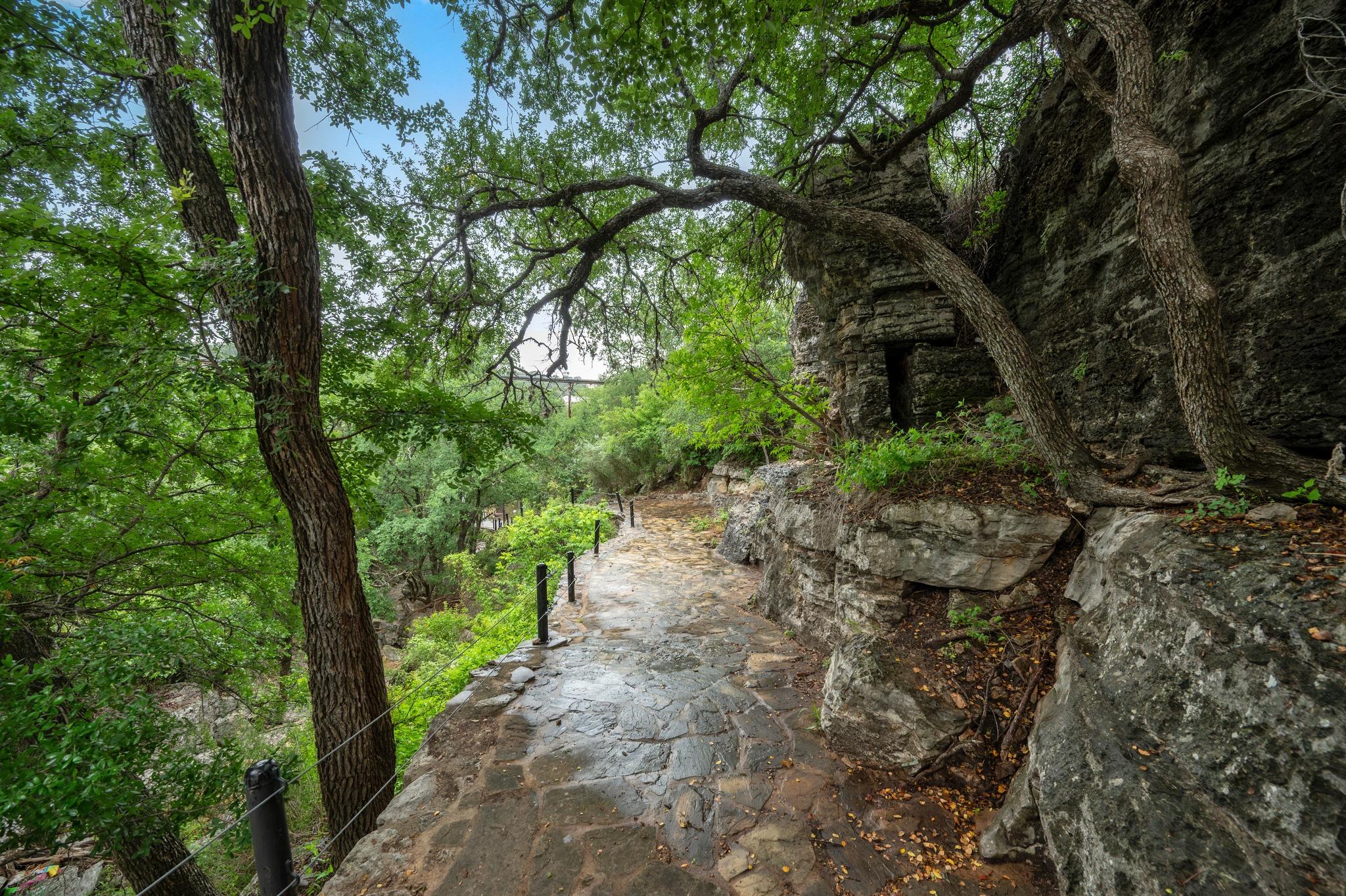 401 Crestview Dr, Marble Falls, TX 78654