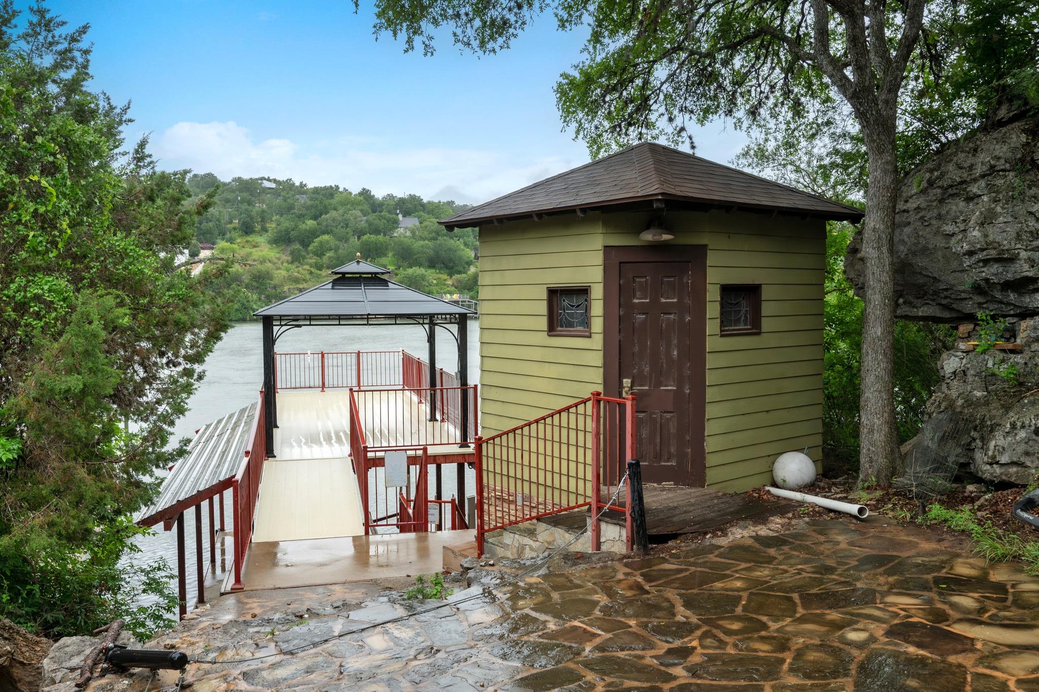 401 Crestview Dr, Marble Falls, TX 78654