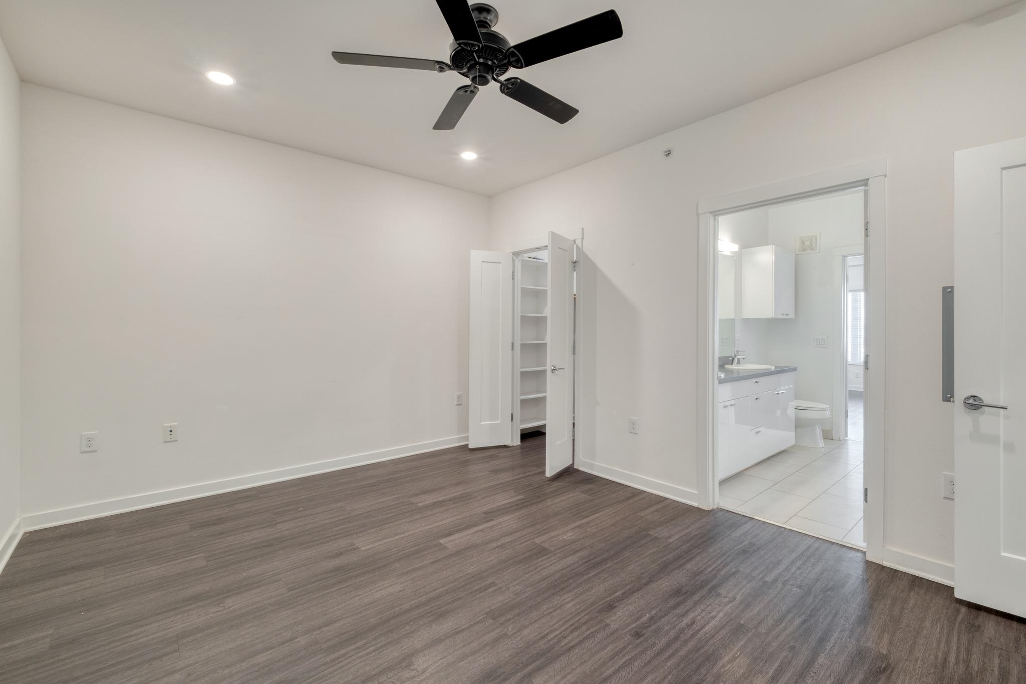 4361 S Congress Ave # 527, Austin, TX 78745