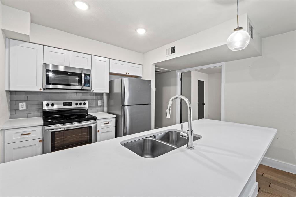 909 Reinli St # 101, Austin, TX 78751