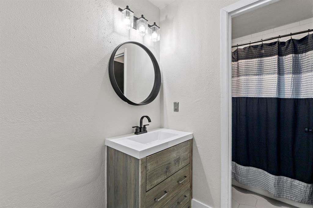 909 Reinli St # 101, Austin, TX 78751