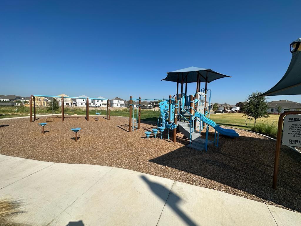 104 Donnington Dr, Hutto, TX 78634