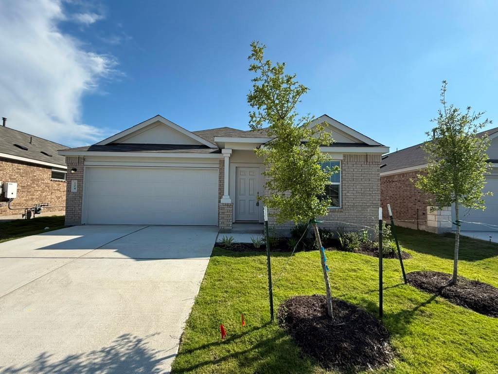 104 Donnington Dr, Hutto, TX 78634