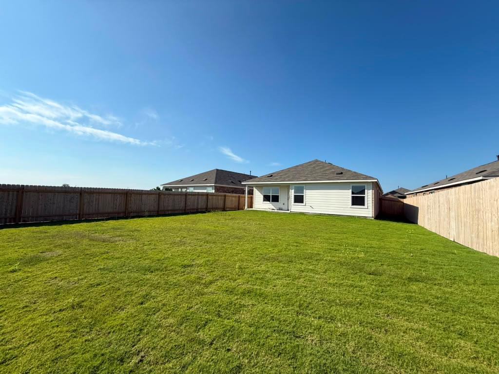 104 Donnington Dr, Hutto, TX 78634