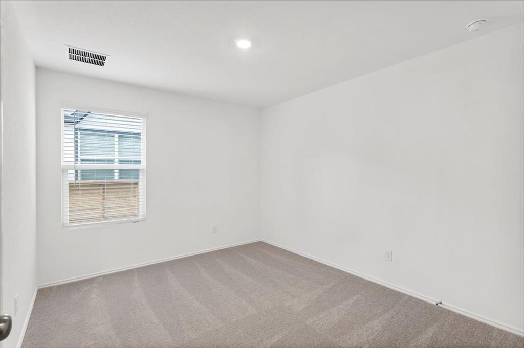 104 Donnington Dr, Hutto, TX 78634