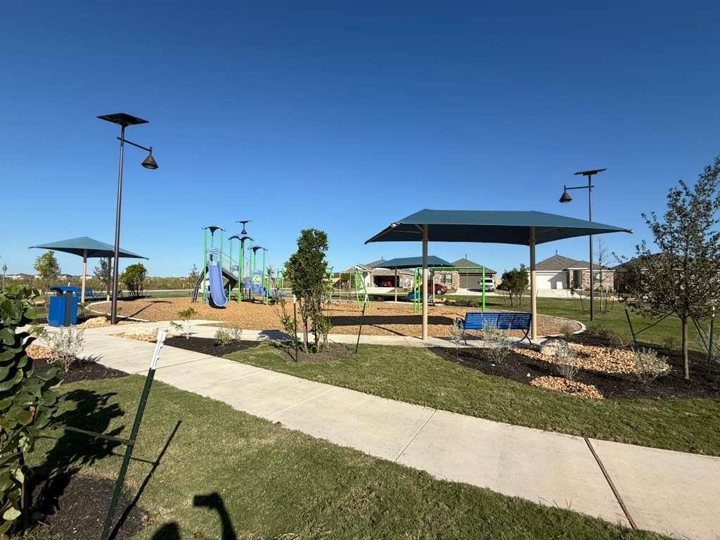 104 Donnington Dr, Hutto, TX 78634