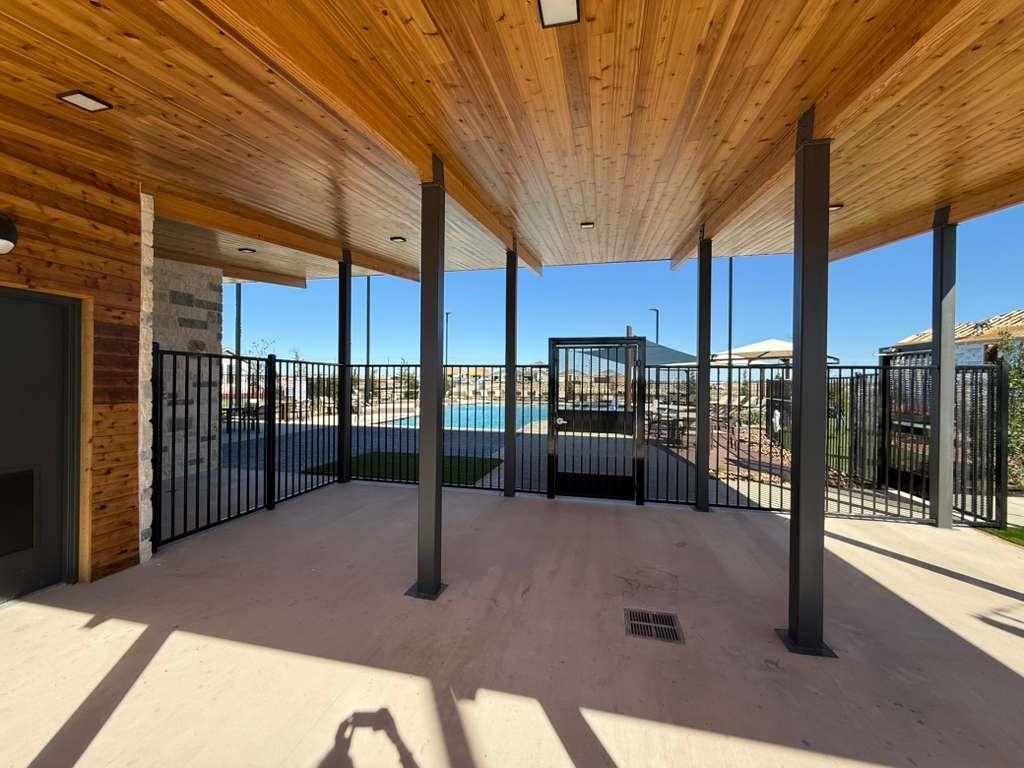 104 Donnington Dr, Hutto, TX 78634