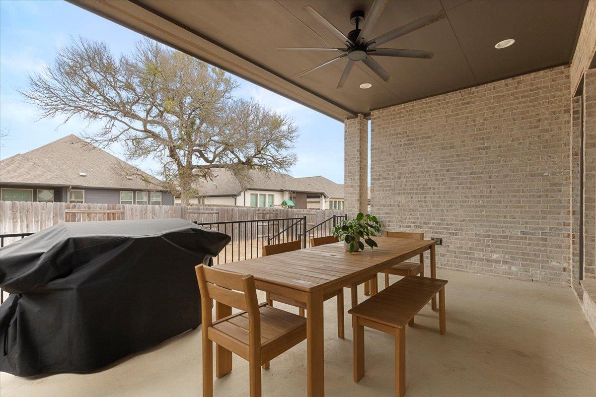 557 Jefferson Dr, Kyle, TX 78640