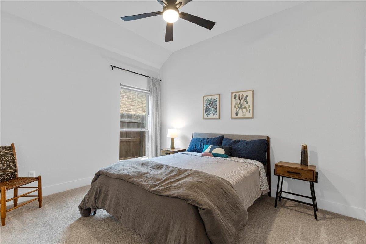 557 Jefferson Dr, Kyle, TX 78640
