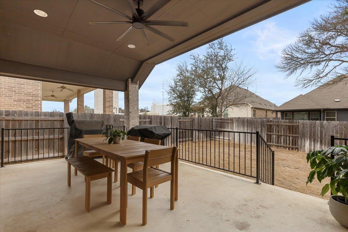 557 Jefferson Dr, Kyle, TX 78640