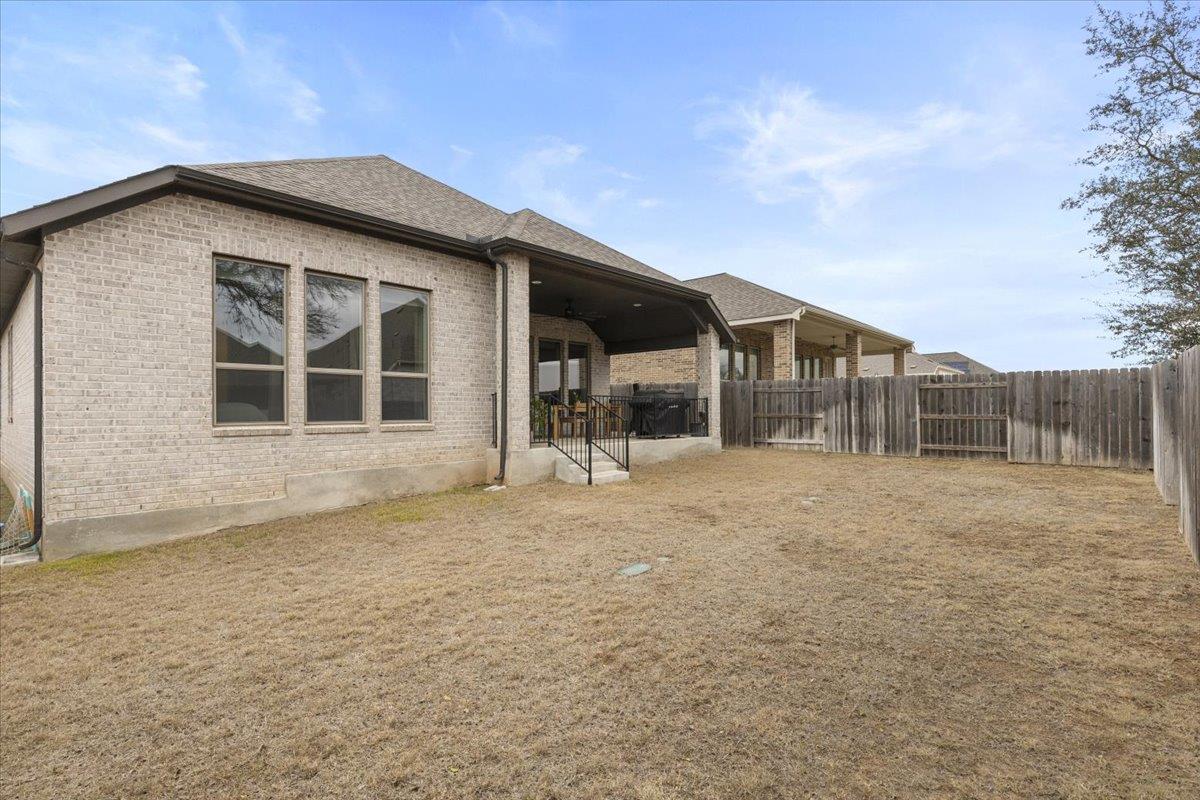 557 Jefferson Dr, Kyle, TX 78640
