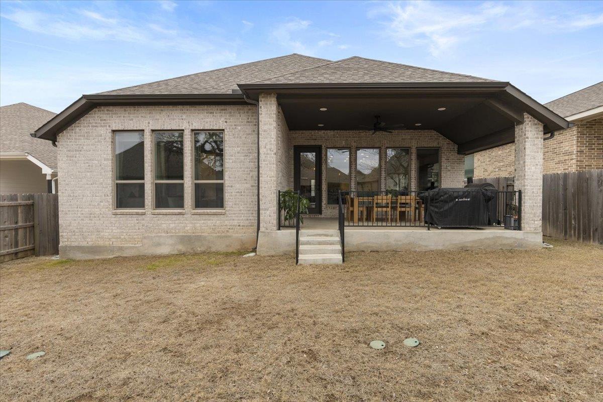 557 Jefferson Dr, Kyle, TX 78640