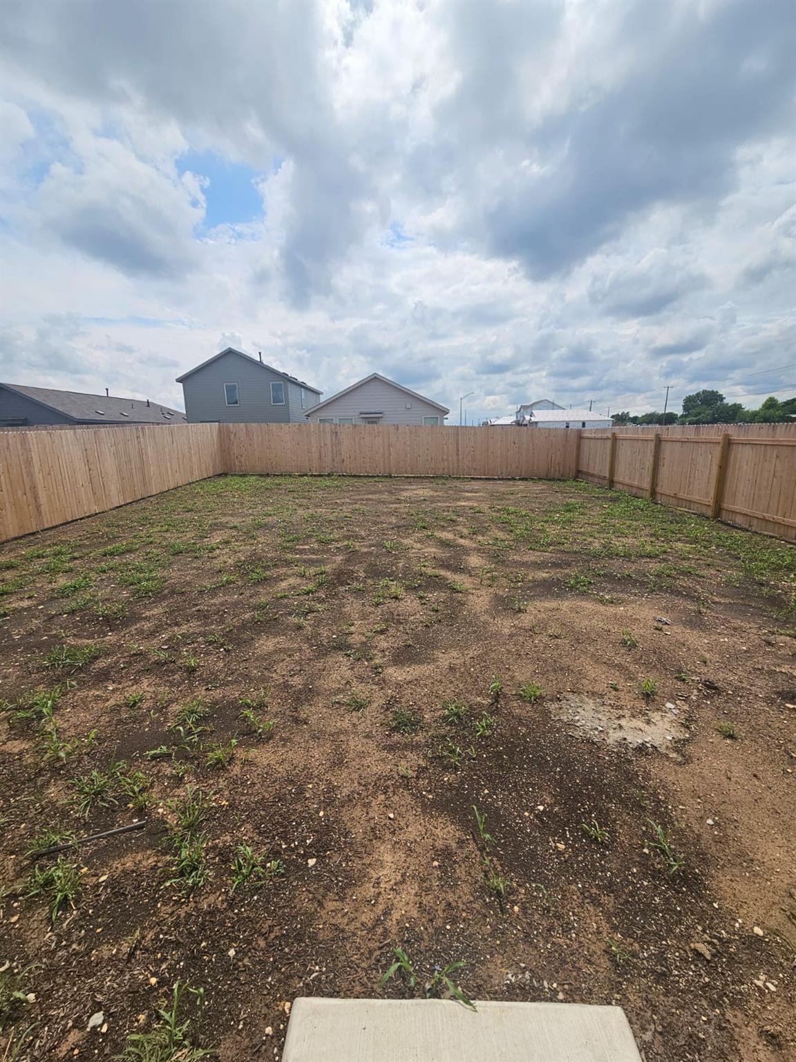 100 Silent Sky Ln, Hutto, TX 78634