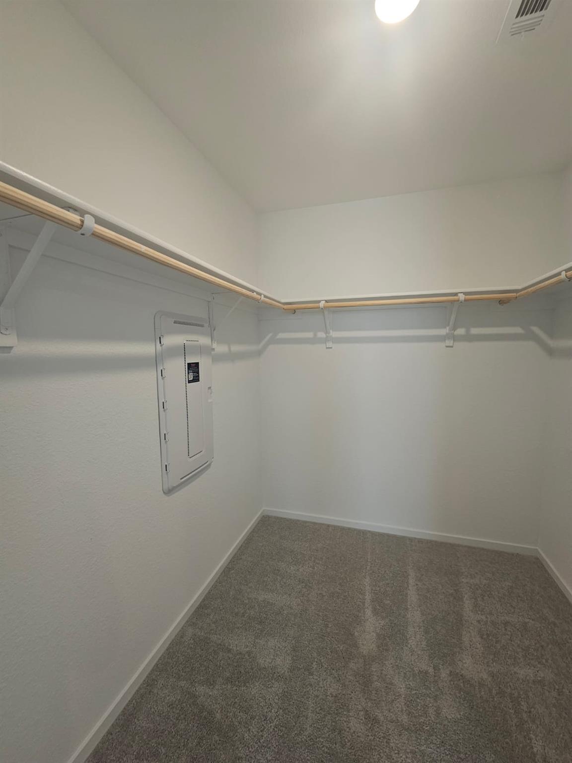 100 Silent Sky Ln, Hutto, TX 78634