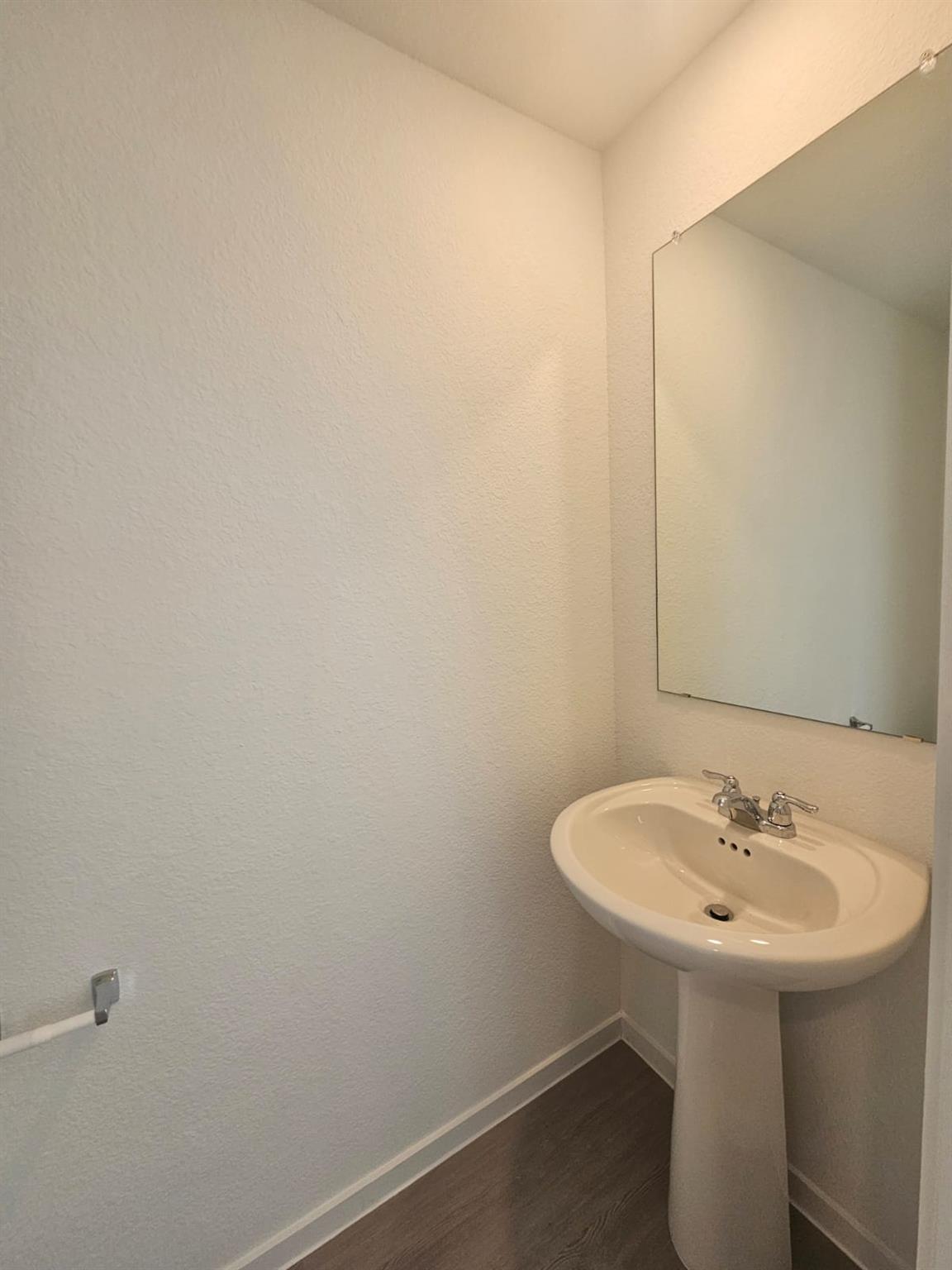 100 Silent Sky Ln, Hutto, TX 78634