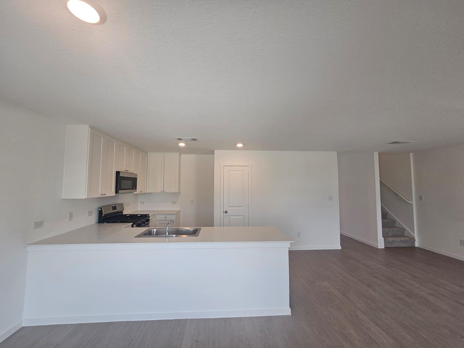 100 Silent Sky Ln, Hutto, TX 78634