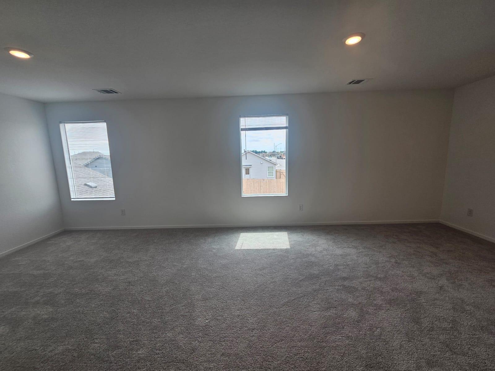 100 Silent Sky Ln, Hutto, TX 78634