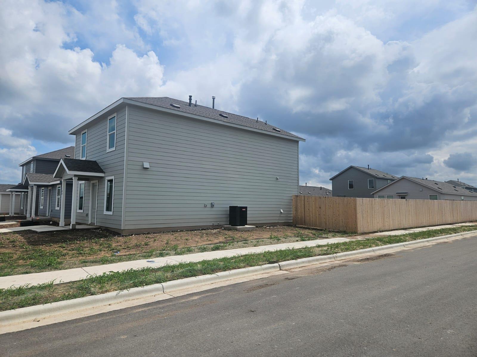 100 Silent Sky Ln, Hutto, TX 78634