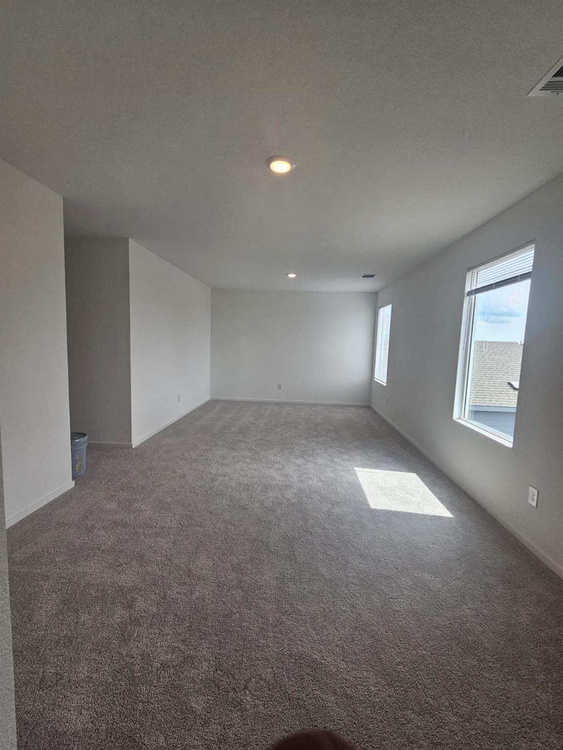 100 Silent Sky Ln, Hutto, TX 78634