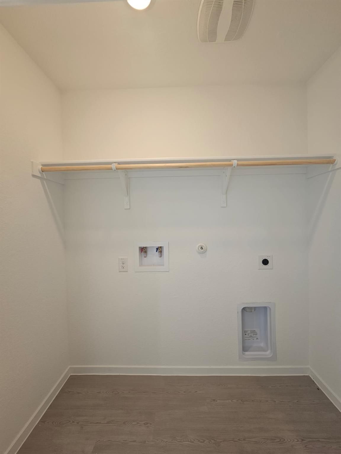 100 Silent Sky Ln, Hutto, TX 78634