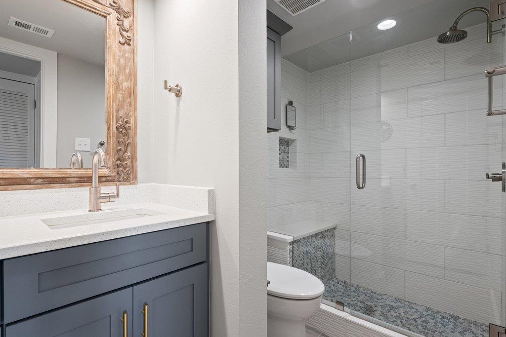 103 Island Dr # 1, Horseshoe Bay, TX 78657