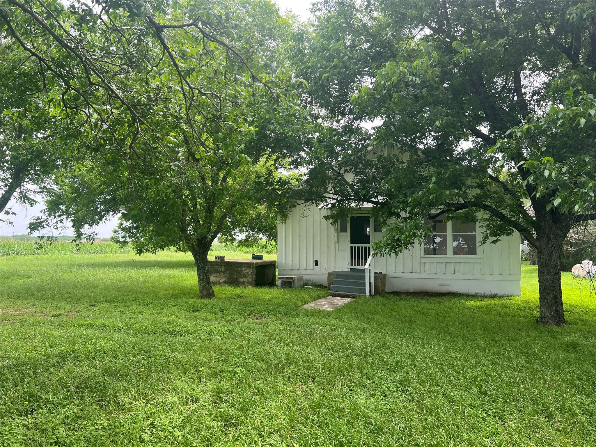 149 Private Road 9400, Thorndale, TX 76577