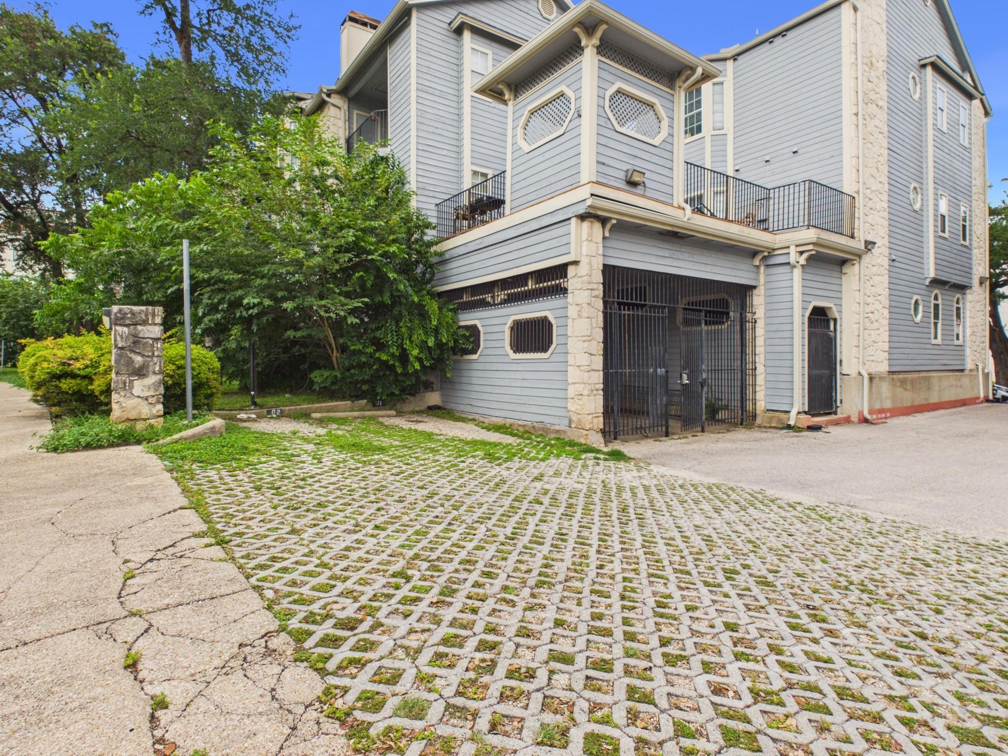3111 Tom Green St # 305, Austin, TX 78705