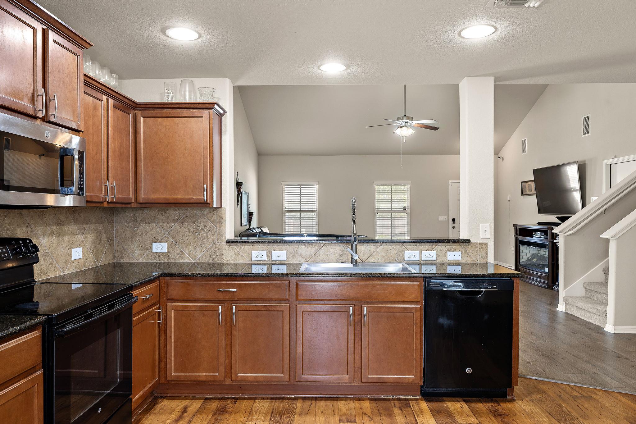 605 San Antonio Riverwalk Walk, Hutto, TX 78634