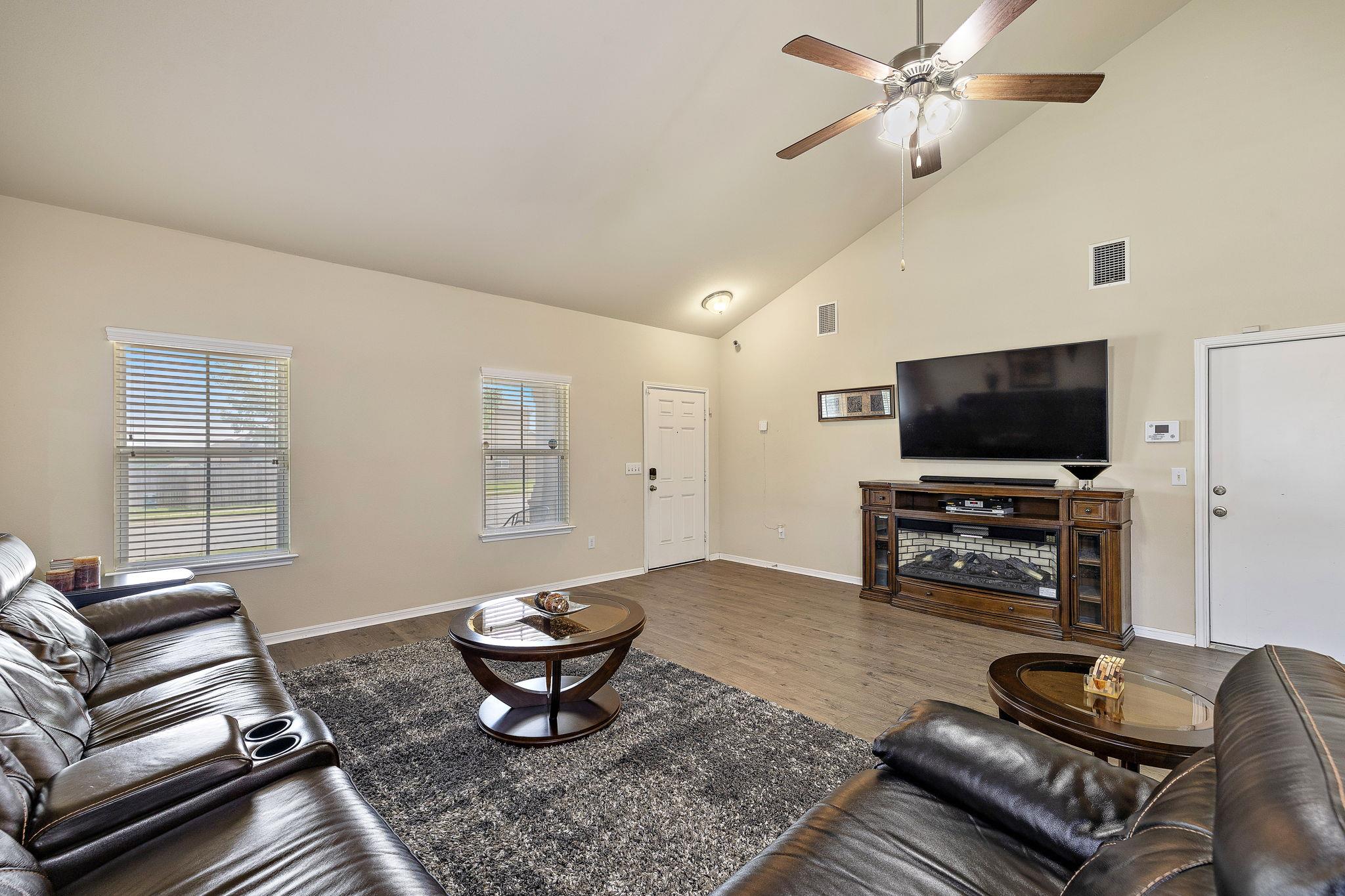 605 San Antonio Riverwalk Walk, Hutto, TX 78634