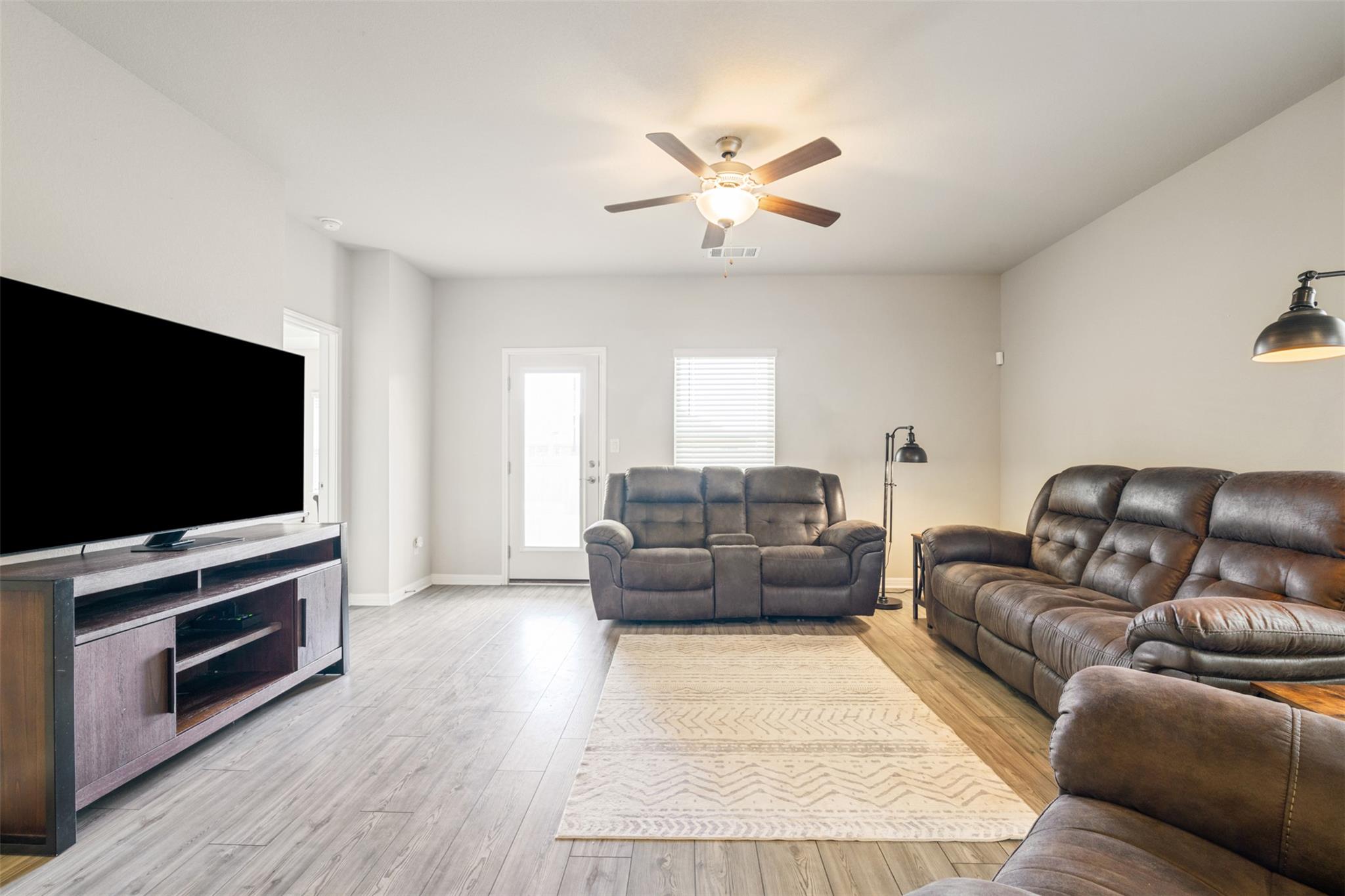 10310 Mager Ln, Hutto, TX 78634