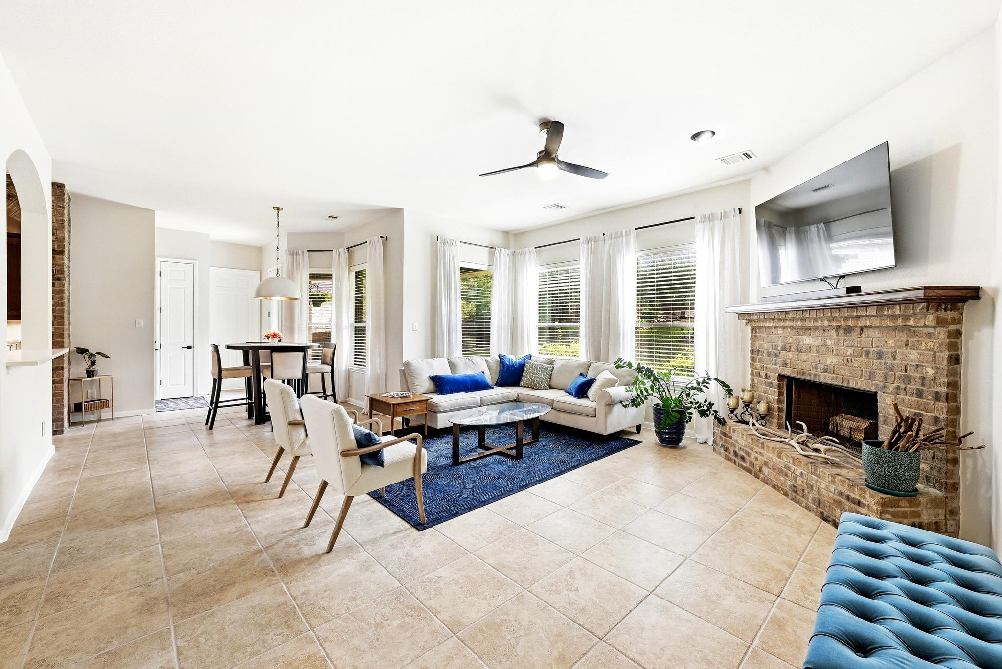 130 Granite Ln, Austin, TX 78737