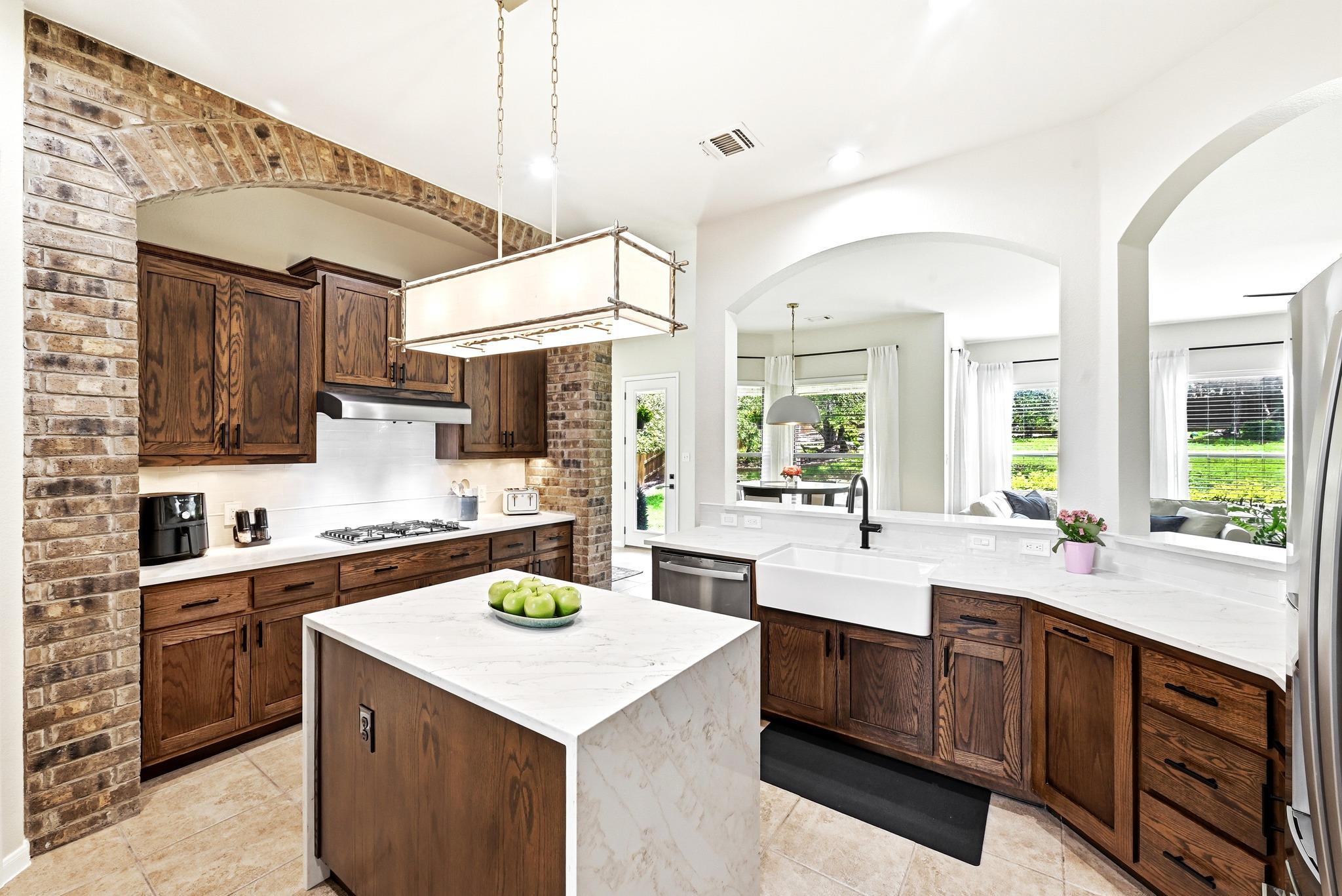 130 Granite Ln, Austin, TX 78737