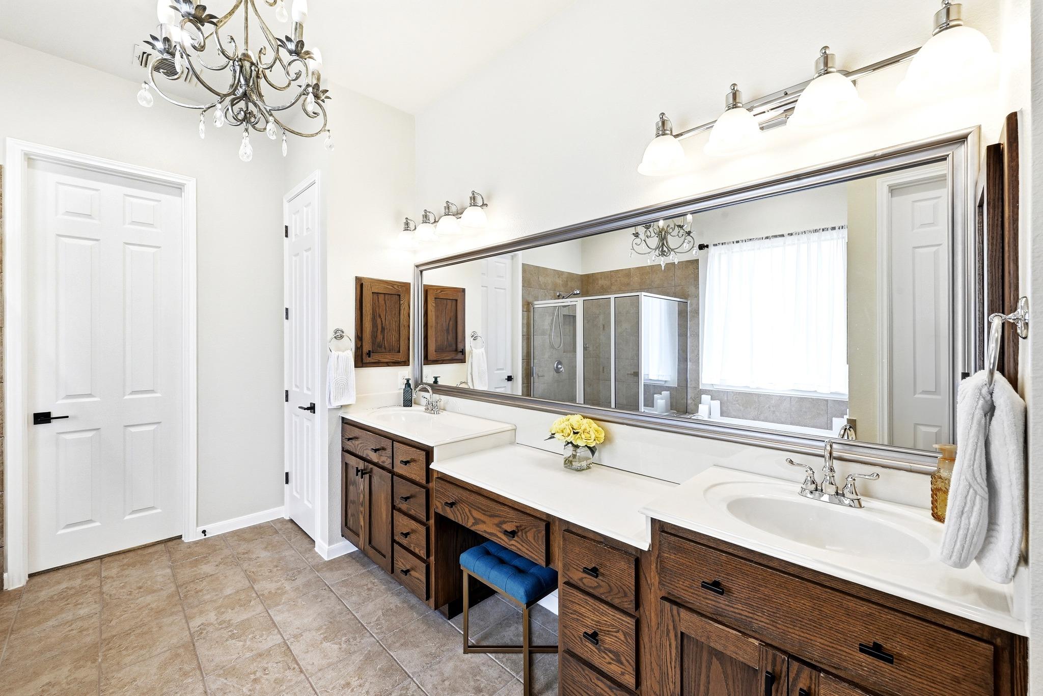 130 Granite Ln, Austin, TX 78737