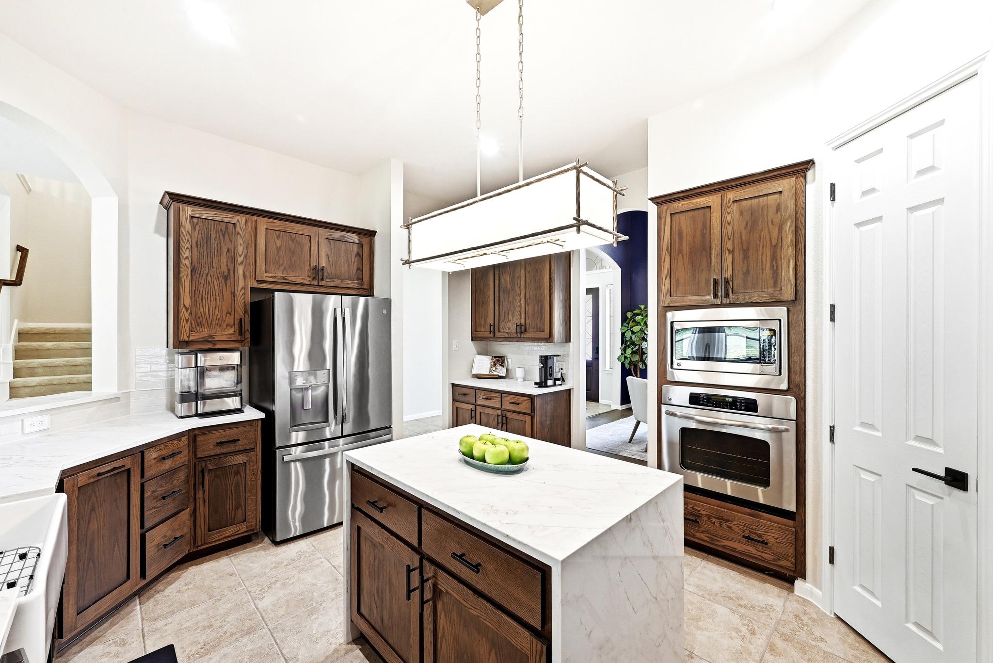 130 Granite Ln, Austin, TX 78737